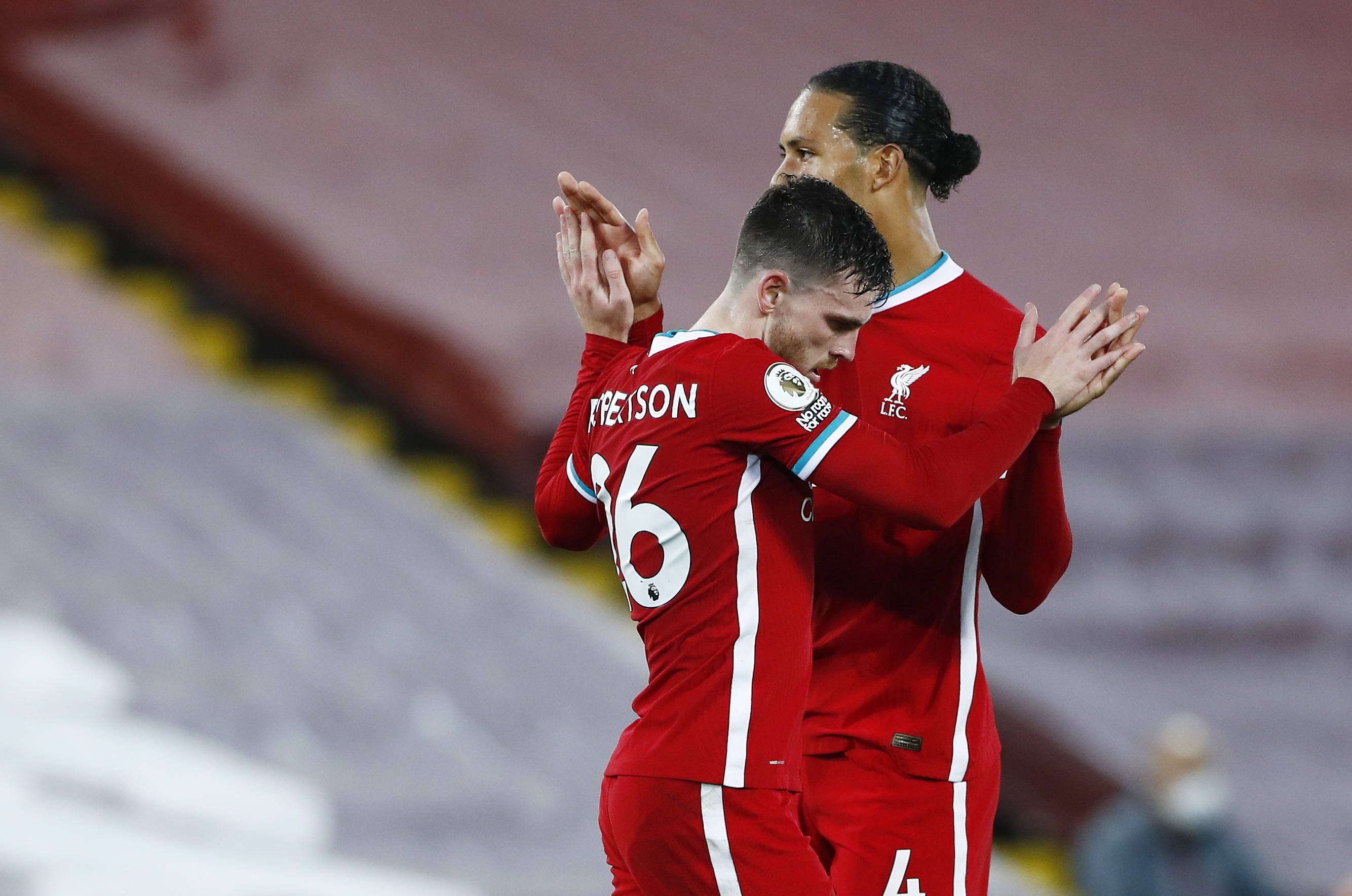 他不仅承担 他不仅承担